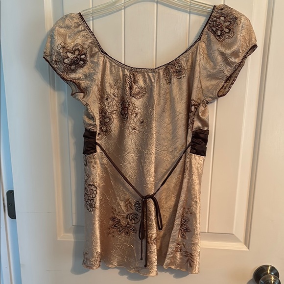 Elegant Floral Women's Top in Cream and Brown - Picture 2 of 2